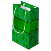 Personalisierte grüne grüne Namensessiggurken Kleine Geschenktüte (Rückseite Schrägansicht)