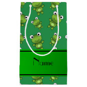 Personalisierte grüne Namensfrösche Kleine Geschenktüte (Vorderseite)