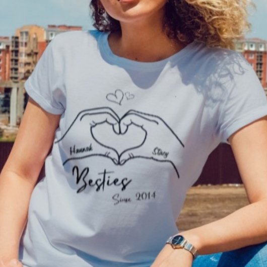 Personalisierte Hände bilden eine Skizze für Herzf T-Shirt