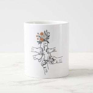 Personalisierte Hände von Mama und Kindern Jumbo-Tasse
