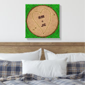 Personalisierte Herz Carved Initials Wood Tree Rin Leinwanddruck (Insitu (Schlafzimmer))