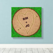 Personalisierte Herz Carved Initials Wood Tree Rin Leinwanddruck (Insitu (Holzboden))