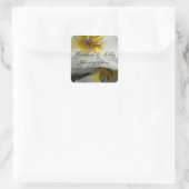 Personalisierte Hochzeit im Inneren von White Lili Quadratischer Aufkleber (Tasche)