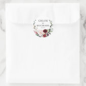 Personalisierte Hochzeit in Burgund und Rosa Runder Aufkleber (Tasche)