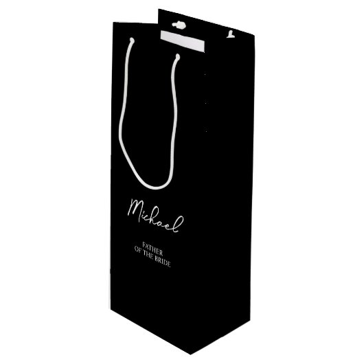 Personalisierte Hochzeitsfeier für Schwarz und Wei Geschenktüte Für Weinflaschen (Vorderseite Schrägansicht)