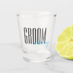 Personalisierte Hochzeitsfeier "Groom" Schnapsglas<br><div class="desc">Personalisierte Geschenke für Ihre Hochzeitsfeier.</div>