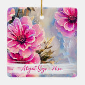 Personalisierte Hübsche Rosa Blume Blumenweihnacht Keramikornament (Rückseite)