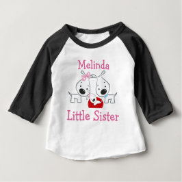 Personalisierte Hunde kleine Schwester Baby T-shirt