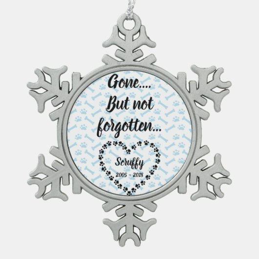 Personalisierte Hundememorial Schneeflocken Zinn-Ornament (Vorderseite)