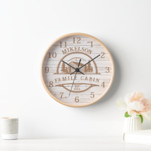 Personalisierte Hütte aus Weißholz Uhr