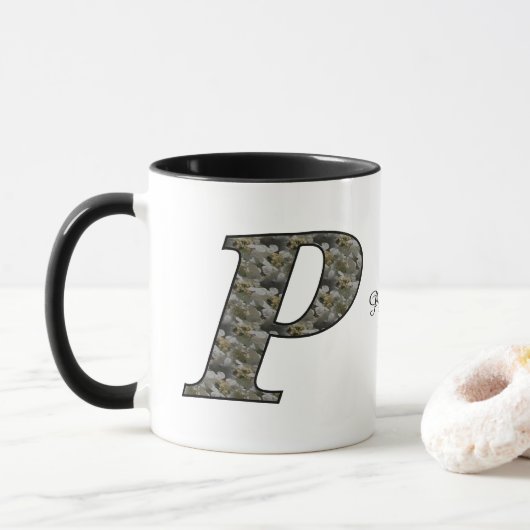 Personalisierte Hydrangeenblumen mit Monogramminit Tasse (Mit Donut)