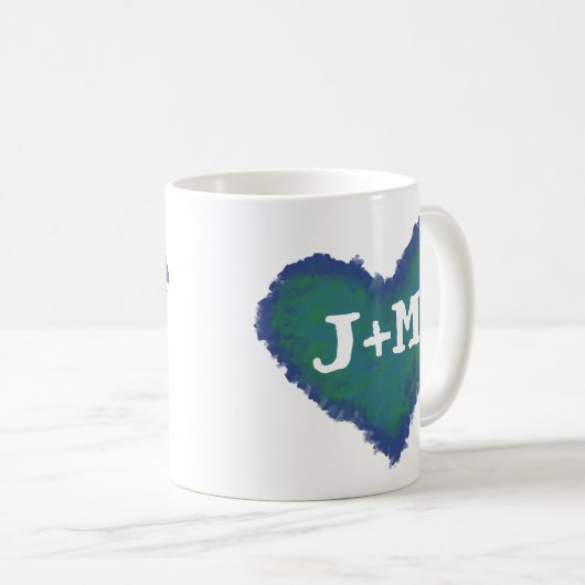 Personalisierte Initialen auf einer Herz-Tasse Kaffeetasse (VorderseiteRechts)