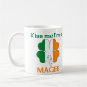 Personalisierte Iren küssen mich, den ich Magee Kaffeetasse (Links)