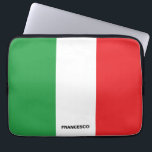 Personalisierte italienische Flagge Laptopschutzhülle<br><div class="desc">Diese kühn und einfach grün,  weiß und rot von der italienischen Fahne auf einem personalisierten Laptop Hülle. Es ist ein wunderbares Geschenk für alle,  die ihr italienisches Erbe Lieben. Ideal für Zuhause,  Büro oder Schule!</div>