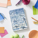 Personalisierte Jungen mit Hai-Collage iPad Pro Cover<br><div class="desc">Personalisierte Jungen nennen sich mit Hai-Collage Cover. Der Ozean mit mittlerer Länge,  das Thema Haie,  ist ein schönes Geschenk für Jungs und Männer.</div>