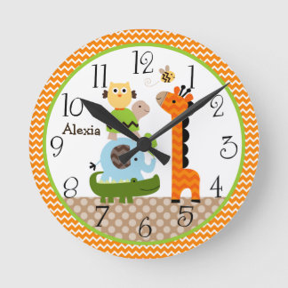 Personalisierte Jungle Stack Tiere Kinderzimmer Uh Runde Wanduhr