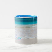 Personalisierte Kaffee-Tasse im tropischen Strand Zweifarbige Tasse (Mittel)