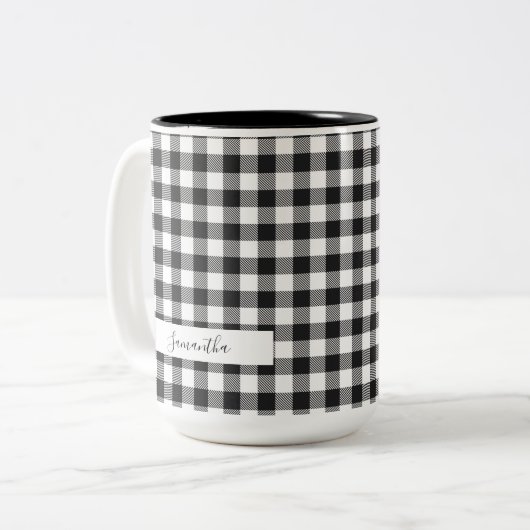 Personalisierte Karierte Schwarz-weiße Rustikale G Zweifarbige Tasse (Vorderseite Links)