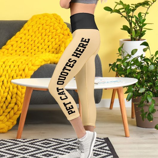 Personalisierte Katzen auf schwarzer Seite Capri Leggings