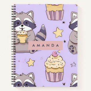 Personalisierte Kawaii-Raccoons mit Cupcakes-Muste Notizblock