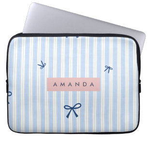 Personalisierte klassische blaue Pastell gestreift Laptopschutzhülle
