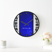 Personalisierte Klaviertasten mit blauen musikalis Große Wanduhr (Zuhause)