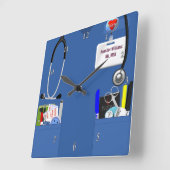 Personalisierte Krankenschwester scheuert sich im Quadratische Wanduhr (Winkel)