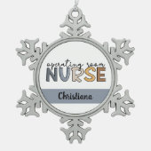 Personalisierte Krankenversicherung oder Krankenve Schneeflocken Zinn-Ornament (Vorderseite)