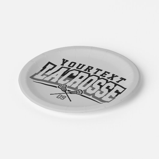 Personalisierte Lacrosse Player ADD-Teamnummer Pappteller (Schrägansicht)