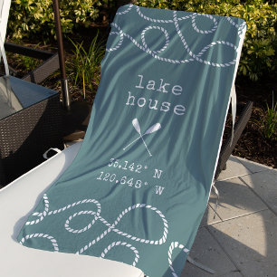 Personalisierte Lake House-Koordinaten Strandtuch