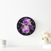 Personalisierte Lavendel-Bartirisblüte   Runde Wanduhr (Zuhause)