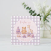 Personalisierte Lavendel-Gingham-Geburtstagseinlad Einladung (Stehend Vorderseite)