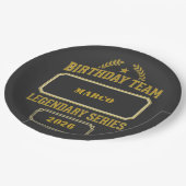 Personalisierte Legendäre Serie Gold Geburtstag Pappteller (Schrägansicht)