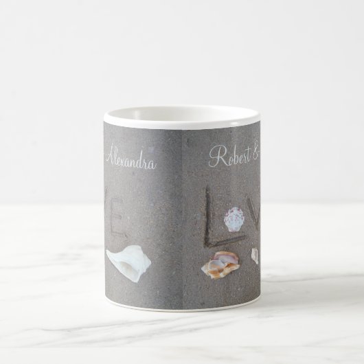 Personalisierte Liebe auf den Beach Muscheln Kaffe Kaffeetasse (Mittel)