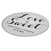 Personalisierte Liebe ist süß Schneidebrett (Ecke)