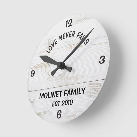 Personalisierte "Liebe Versage nie" Rustikale Uhr (Winkel)