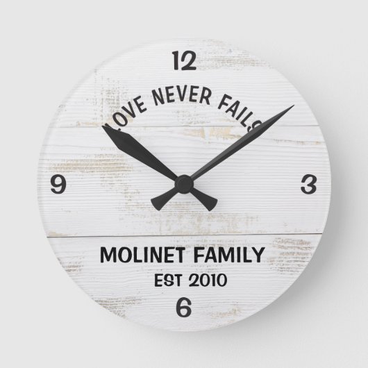 Personalisierte "Liebe Versage nie" Rustikale Uhr (Vorderseite)