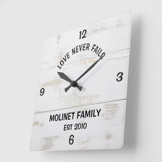 Personalisierte "Liebe Versage nie" Rustikale Uhr (Winkel)