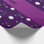 Personalisierte lila Golfnamensbälle Geschenkpapier (Ecke)