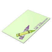 Personalisierte Lila Green Crayon Lehrer Bildung Notizblock (angewinkelt)