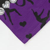 Personalisierte lila Tanzenherznamensbögen Fleecedecke (Ecke)