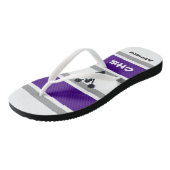 Personalisierte Lila und graue Cheerleader Flip Fl Badesandalen (Schrägansicht)