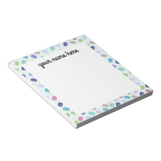 Personalisierte Macarons Notepad Notizblock (angewinkelt)