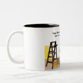 Personalisierte Malerin - Cartoon von Männern Zweifarbige Tasse (Links)