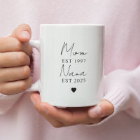 Personalisierte Mama Nana EST Jahr Tasse | Minimal