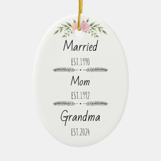 Personalisierte Mama Oma Est Custom Year Keramik Ornament (Vorne)