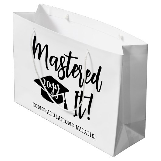 Personalisierte Master-Grad-Abschluss meistert es Große Geschenktüte (Rückseite Schrägansicht)