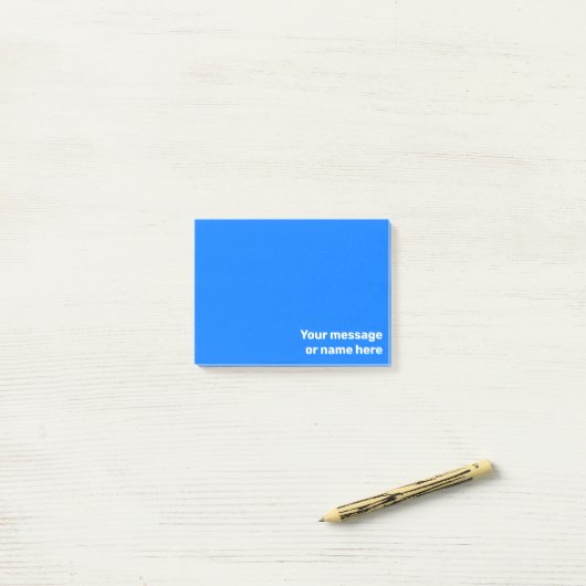 Personalisierte Meldung Vibrannt Bright Bold Blue Post-it Klebezettel (Auf Schreibtisch)