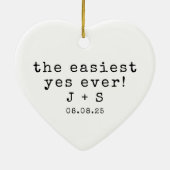 Personalisierte Minimalistische Typografie Verlobt Keramik Ornament (Hinten)