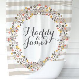 Personalisierte Mocha und Tan Floral Wreath Duschvorhang